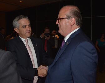 Mancera asiste a Tercer Informe de Graco