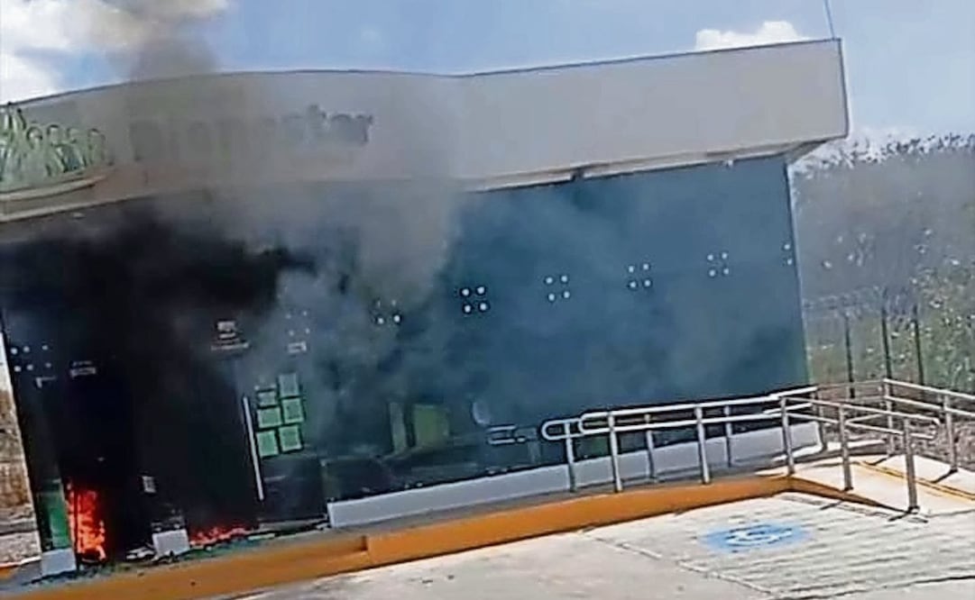 Autoridades de seguridad reportaron al menos 53 sucursales del Banco del Bienestar afectadas el día del operativo contra el líder del CJNG. Foto: Especial