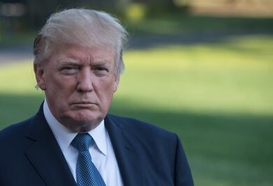 Trump critica a Facebook y cuestiona su rol durante campaña presidencial