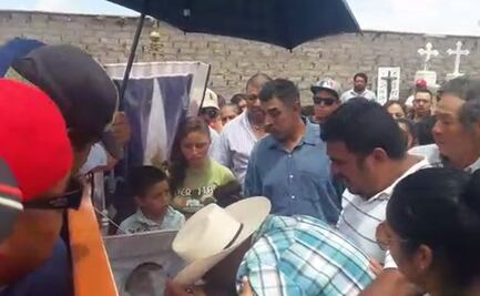 Lloran en ataúd de migrante muerto en tráiler de Texas