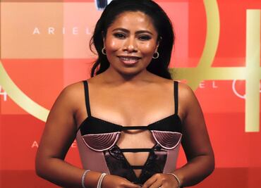 Yalitza Aparicio aparece en la alfombra roja de los Premios Ariel para hablar de sus proyectos