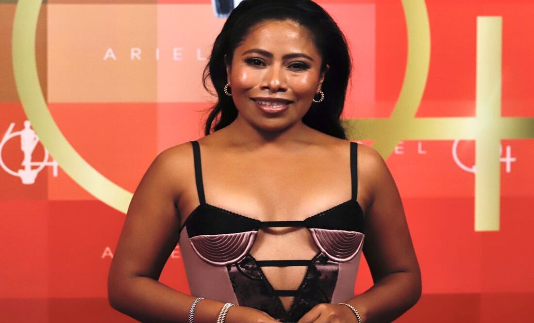 La actriz deslumbró con su look Foto: EL UNIVERSAL / Berenice Fregoso