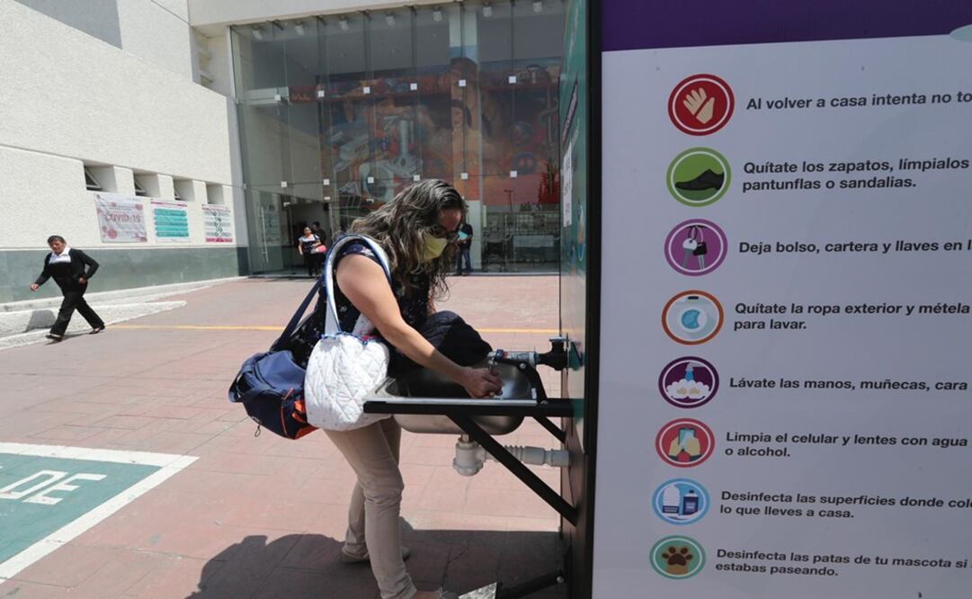 Los puntos sanitarios fueron instalados en la entrada de hospitales. Foto: Jorge Alvarado