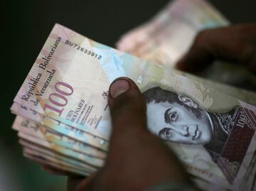 Detienen a 117 en frontera venezolana por llevar billetes de 100 bolívares