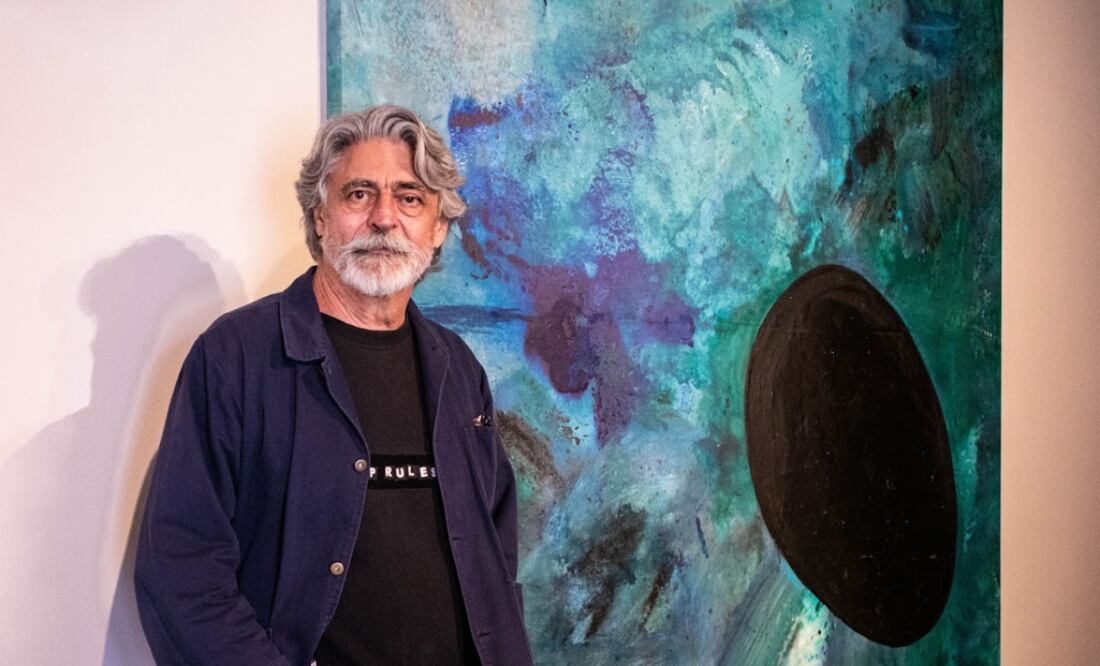 Knut Pani, artista visual mexicano, presenta su exposición "Habitar el paisaje".
Foto: Seminario de Cultura Mexicana, cortesía