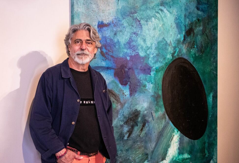 Knut Pani, artista visual mexicano, presenta su exposición "Habitar el paisaje".
Foto: Seminario de Cultura Mexicana, cortesía