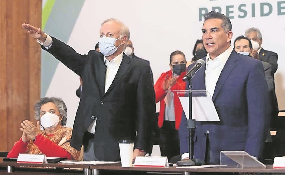 Alejandro Moreno (der.) dejó abierta una posible alianza con el PAN y PRD para ganar la gubernatura en el Edomex. Foto: ESPECIAL