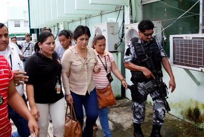 Sale libre ex funcionaria de la administración de Granier