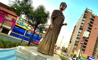 Colocan escultura de Frida Kahlo en Coyoacán, cerca del Estadio Banorte; recibirá a aficionados del Mundial