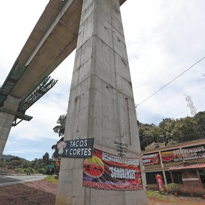 Diálogo. Comerciantes cercanos a la construcción del tren a Toluca sólo acordaron cerrar nueve meses, pero ya pasaron a ser tres años. JORGE ALVARADO. EL UNIVERSAL