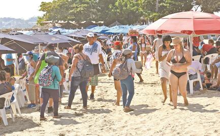 Vacaciones cobran factura: prevén “situación crítica” por Covid tras abrir al turismo en Guerrero