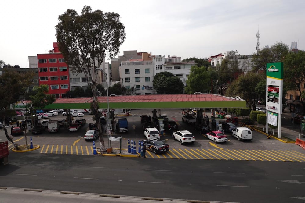 Gasolinera ubicada en Avenida Cuauhtémoc y Frontera en la Colonia Roma Norte (IVAN STEPHENS. EL UNIVERSAL)