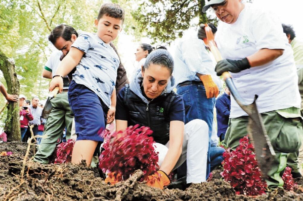 La jefa de Gobierno, Claudia Sheinbaum, participó en el # RetoVe rde en San Jerónimo, en la alcaldía Magdalena Contreras. Foto/ESPECIAL
