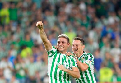 Andrés Guardado, titular en el Derbi Sevillano