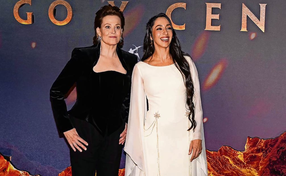 Sigourney Weaver y Oona Chaplin en su encuentro con fans de la cinta que llega a salas el 18 de diciembre. Foto: Hugo Salvador / EL UNIVERSAL