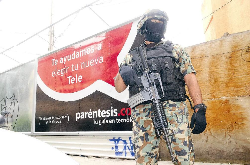 El operativo de las fuerzas federales se realiza en los límites de la delegación Iztapalapa con el Estado de México (ARCHIVO EL UNIVERSAL)