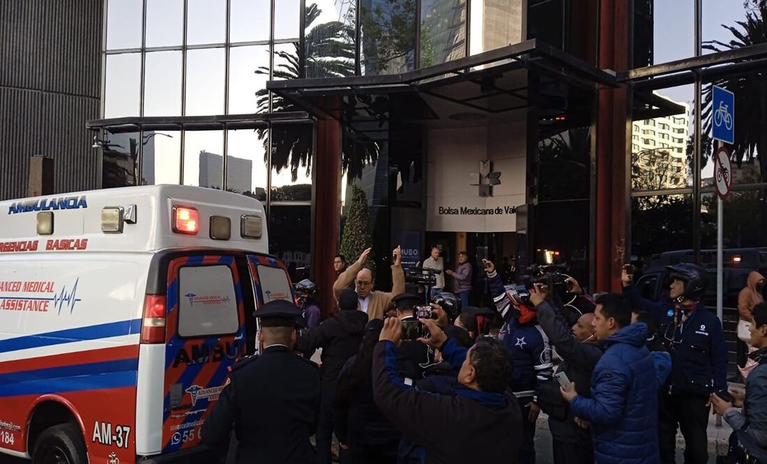 Trabajador cae desde 15 metros mientras limpiaba la cúpula de la Bolsa Mexicana de Valores. Foto: Especial