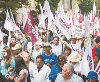 Muñoz y Delgado se acusan de ser un peligro para AMLO 