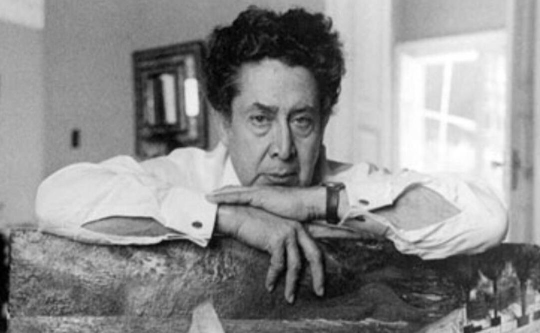 La mirada del artista mexicano domina el pasillo central del Museo construido justo a un lado de la sede del gobierno, la Casa Rosada. FOTO: Archivo.