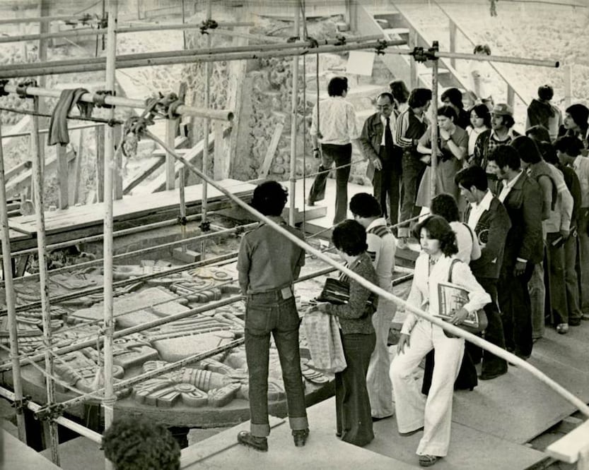 El hallazgo del monolito de Coyolxauhqui en 1978 marcó el inicio de las excavaciones modernas del Templo Mayor y transformó para siempre el paisaje del Centro Histórico capitalino. Foto: Archivo de EL UNIVERSAL.