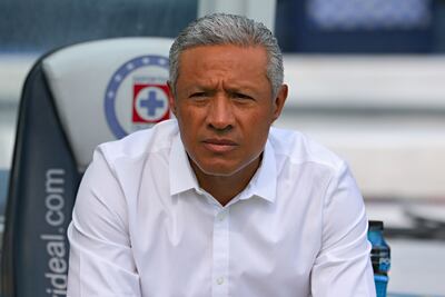 Morelia ratifica a Roberto Hernández un año más