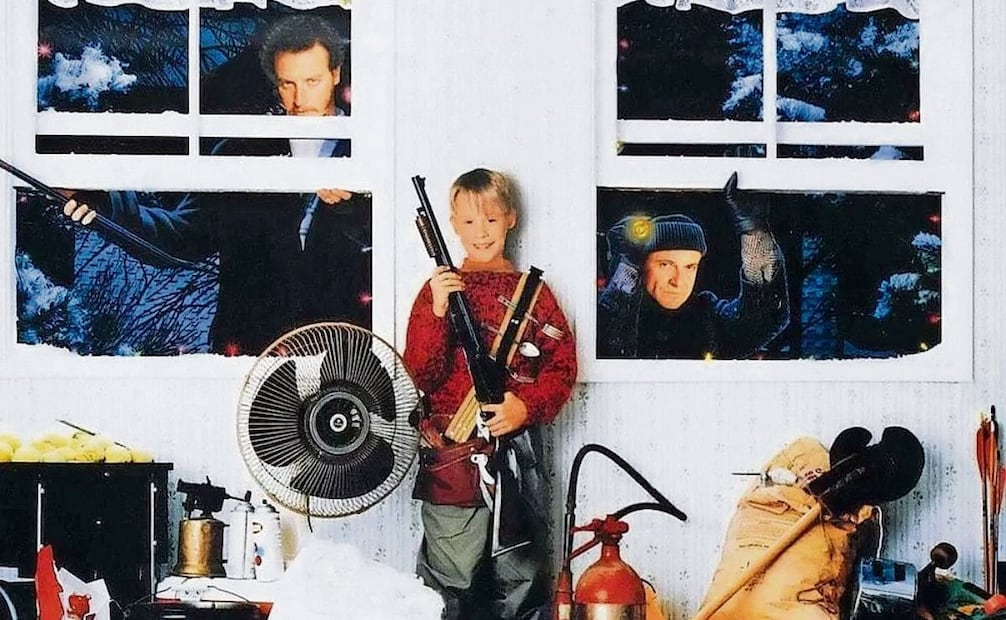 Mi pobre angelito (1990), Kevin se queda solo y convierte su casa en un campo de batalla. Foto: 20TH Century Studios y AP