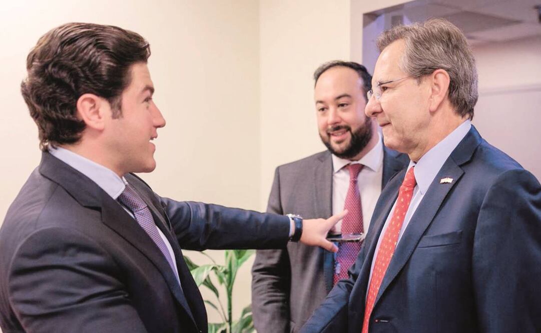 Samuel García y el embajador mexicano Esteban Moctezuma. Foto: Especial.