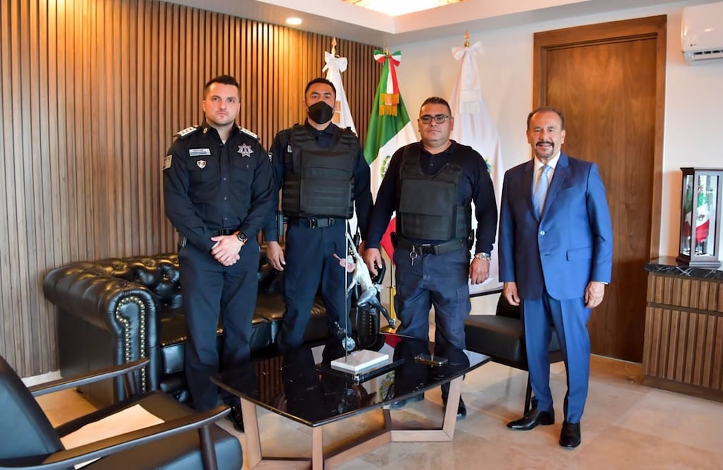 “Si llegan cinco minutos después, el niño habría muerto”; policía del Edomex ayuda a salvar a un menor