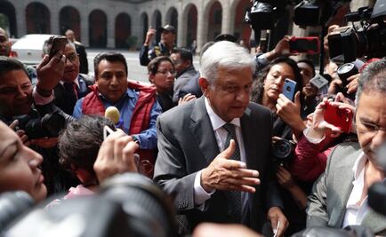 No usaré guardaespaldas, pero no me apachurren, dijo AMLO al llegar a Palacio Nacional