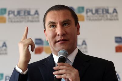 Genera polémica libro de Rafael Moreno Valle