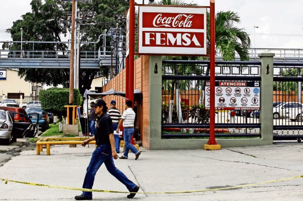 El año pasado, el negocio refresquero de FEMSA sólo aportó 49% de las ventas que generó el corporativo (ARCHIVO EL UNIVERSAL)