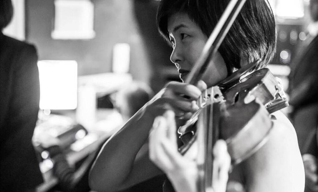 La violinista tiene previsto tocar hoy junto a la Deutsche Radio Philharmonie en el Congresshalle de Saarbrücken. FOTO: Tomada de Facebook/Jennifer Koh