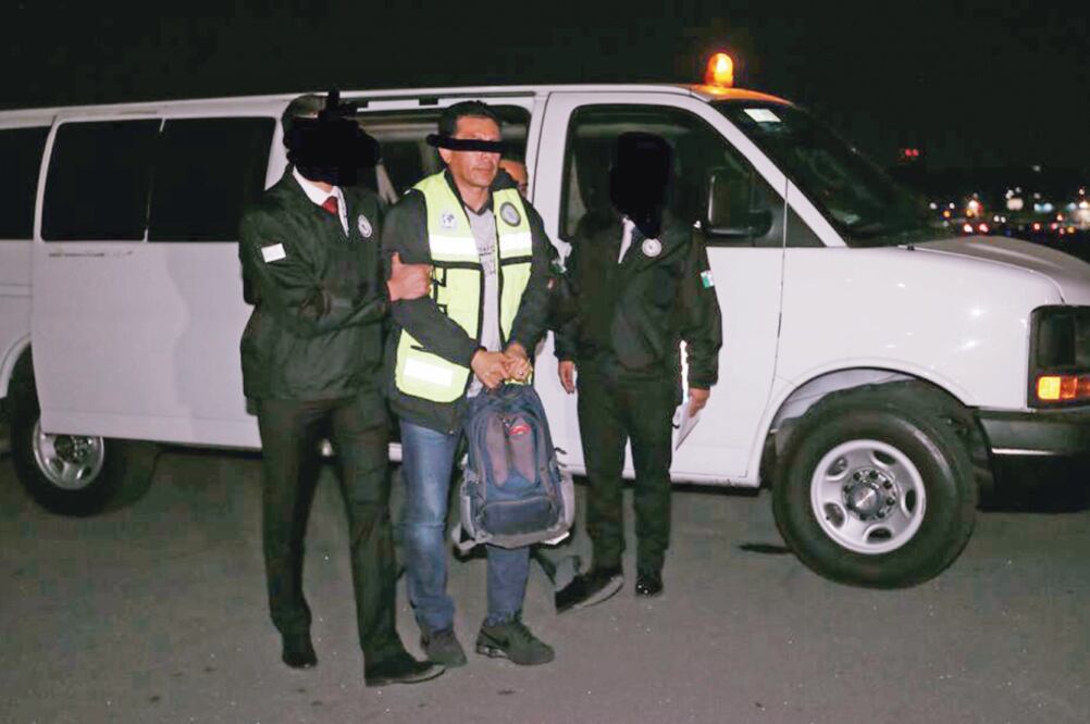 Luego de practicarle exámenes médicos, Javier Nava Soria fue trasladado del AICM al Reclusorio Preventivo Varonil Norte (PGR)