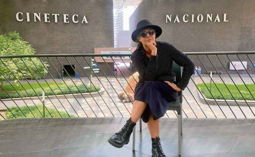 Ximena Cuevas, cineasta. Fotos: Facebook y Netflix