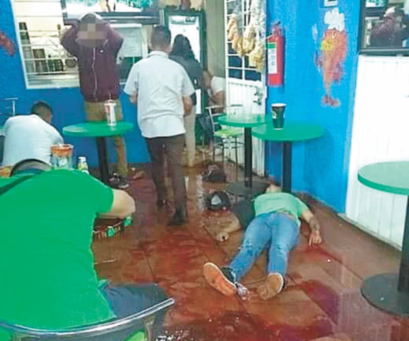 La noche del domingo, presuntamente 5 jóvenes abrieron fuego contra hombres que se encontraban dentro de una marisquería, en Iztapalapa. ESPECIAL