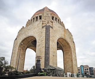 Anuncian mini desfile en Plaza de la República