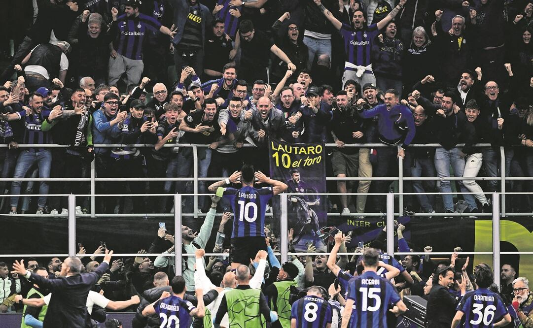 Lautaro Martínez festejando el triunfo en el clásico de Milan / Foto: AFP