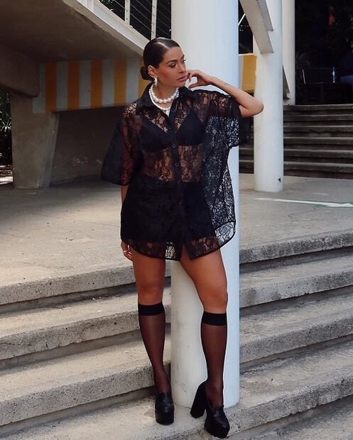 El encaje es una manera de llevar transparencias. Foto: Especial