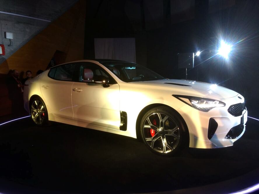 KIA presenta en México el majestuoso Stinger