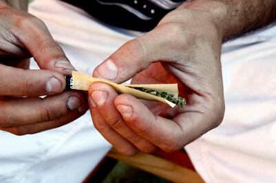 Uruguay abre registro para comprar marihuana