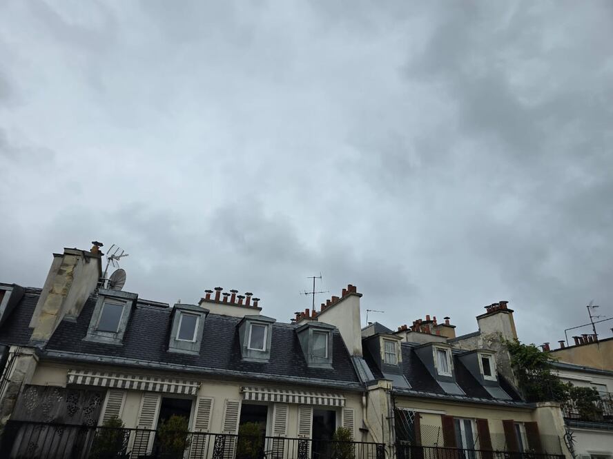 París amaneció nublado y con lluvia / Foto: Arturo Sanguino - EL UNIVERSAL