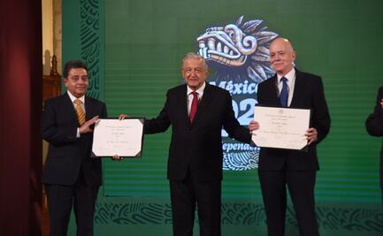 AMLO entrega reconocimientos por el Día del Médico