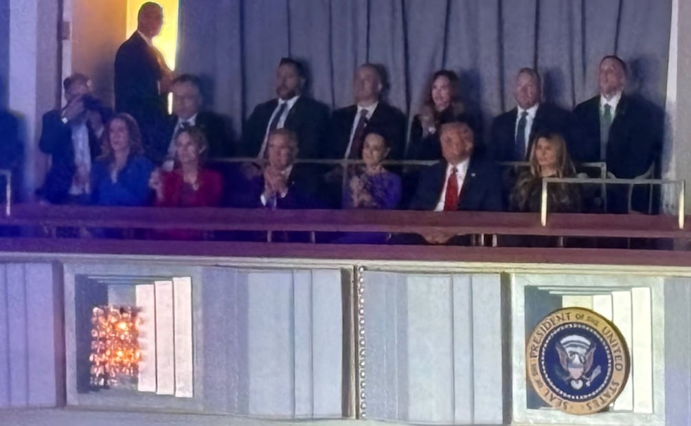 Sheinbaum, Trump y Carney sentados uno al lado del otro. Foto: Salvador Corona / EL UNIVERSAL