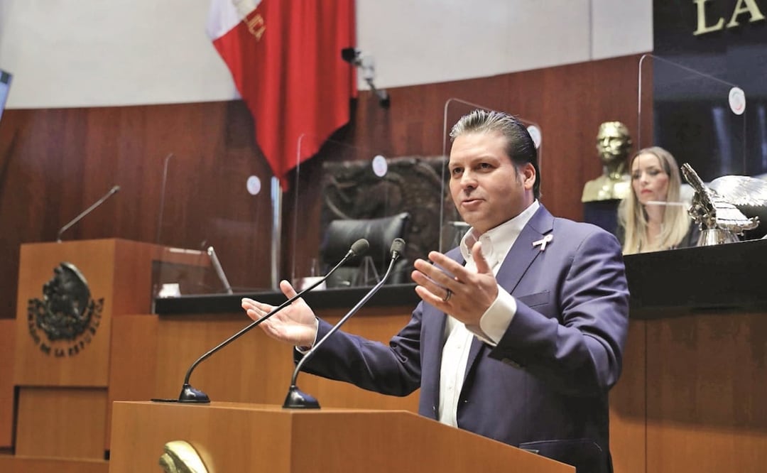 El senador del PRI Mario Zamora dijo que tanto Ifigenia Martínez y Velasco-Suárez se merecen la presencia del Mandatario en el acto. Foto: Cortesía. Senado