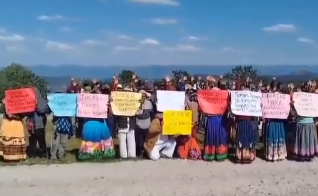 Los wixárika permanecieron acampando hasta lograr la atención de las autoridades y la liberación de sus compañeros. Foto: Captura de pantalla