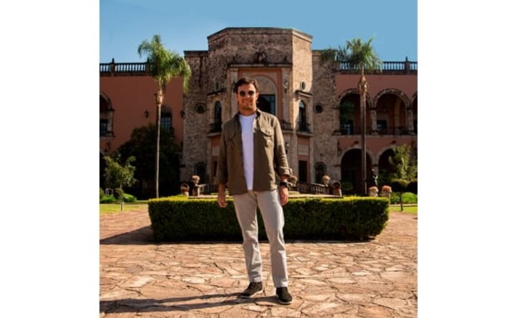 Checo Pérez enaltece el orgullo de ser mexicano como aliado de Tequila Patrón 