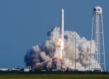 Demanda de Jeff Bezos a la NASA detiene planes de regreso a la Luna