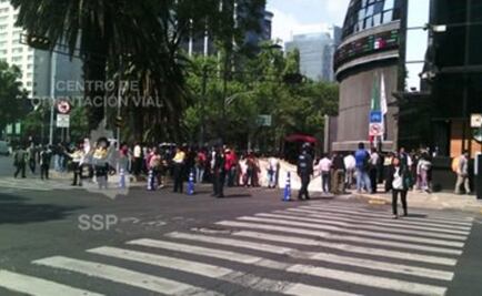 Maestros de la CNTE protestan en la BMV