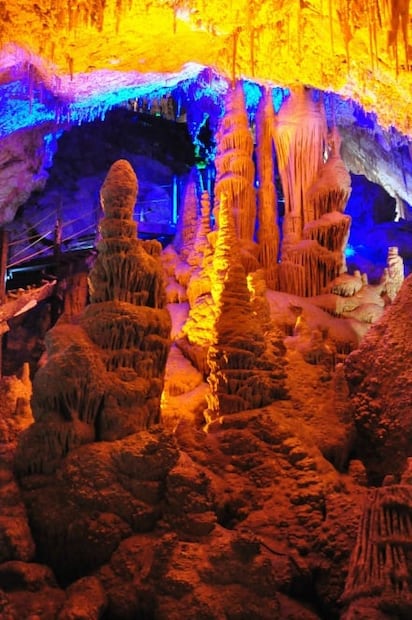 Grutas, abismos y el pueblo fantasma de Ojuela