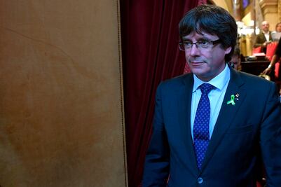 Fiscalía española considera acusar de rebelión a Puigdemont